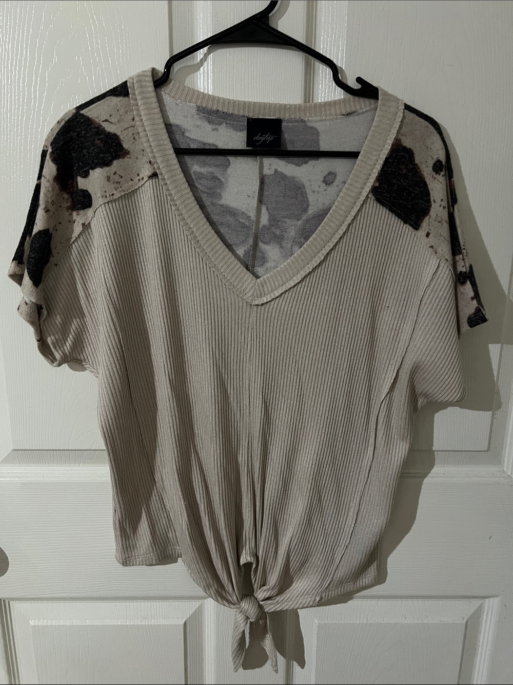 Daytrip Beige Ribbed V-Neck Tie-Front Top with Black Accent Shoulders